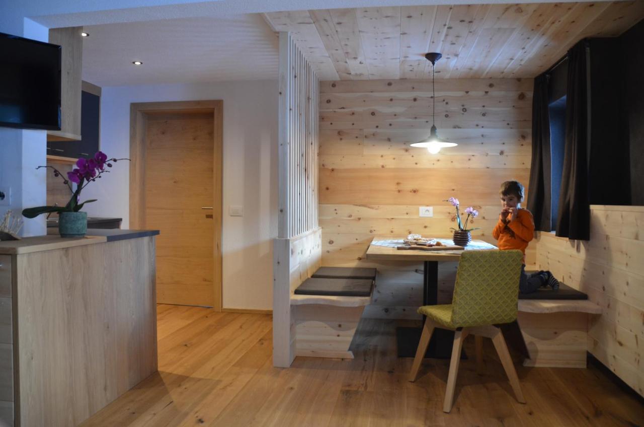 Luech Dl Finatzer Apartment San Martino in Badia Bagian luar foto